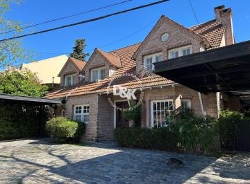 Casa de 7 ambientes, San Isidro · Casa en Alquiler C/ Cochera en Boulogne Sur Mer