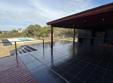 Casa · 250m² · 3 Dormitorios · Casa en Alquiler en Barrio Cerrado Tierralta! Pileta y Mucha Tranquilidad
