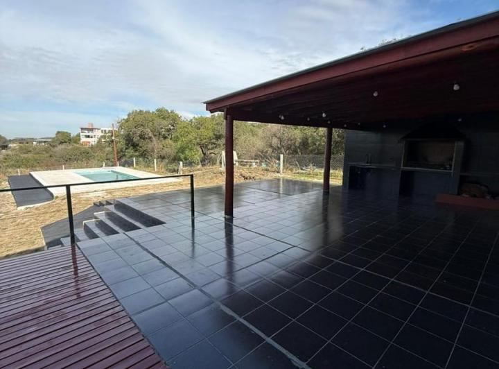 Casa · 250m² · 3 Dormitorios