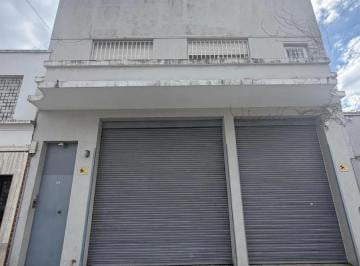 Depósito · 600m² · 8 Ambientes · 1 Cochera · Depósito en Venta