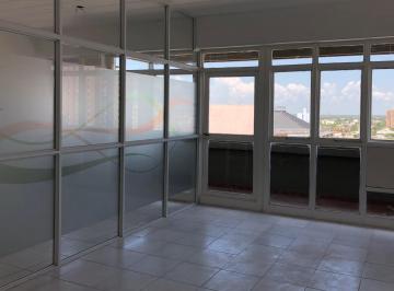 Oficina comercial de 3 ambientes, Resistencia · Oficina Amplia y Luminosa Frente Plaza Central