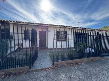 Casa · 180m² · 3 Ambientes · 1 Cochera · Venta Casa Tres Amb Ciudad Evita Apta Credito Pile