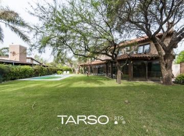 Casa · 420m² · 8 Ambientes · 3 Cocheras · Casa en Venta de 3 Dorm. en Las Cigarras, Valle Escondido