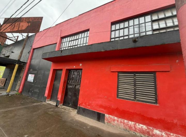 Bodega-Galpón · 301m² · 3 Ambientes