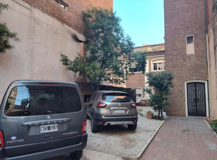 Local comercial · 130m² · 4 Ambientes · 3 Cocheras