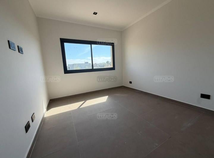 Casa · 199m² · 5 Ambientes · 2 Cocheras