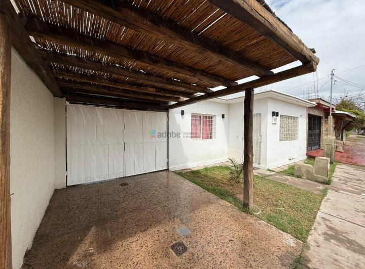 Casa · 74m² · 4 Ambientes · 2 Cocheras