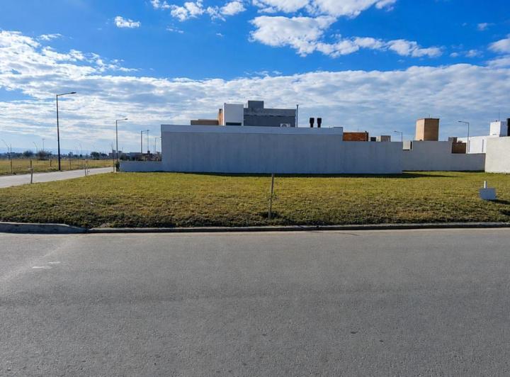 Terreno · 252m²