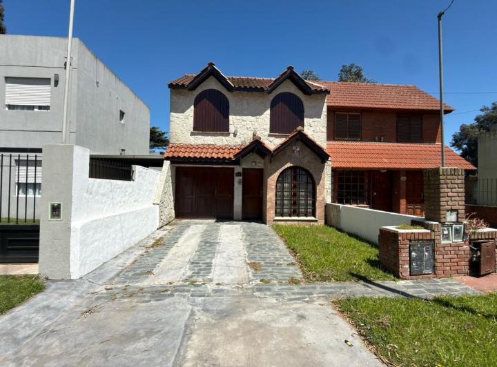 Casa · 120m² · 4 Ambientes · 1 Cochera