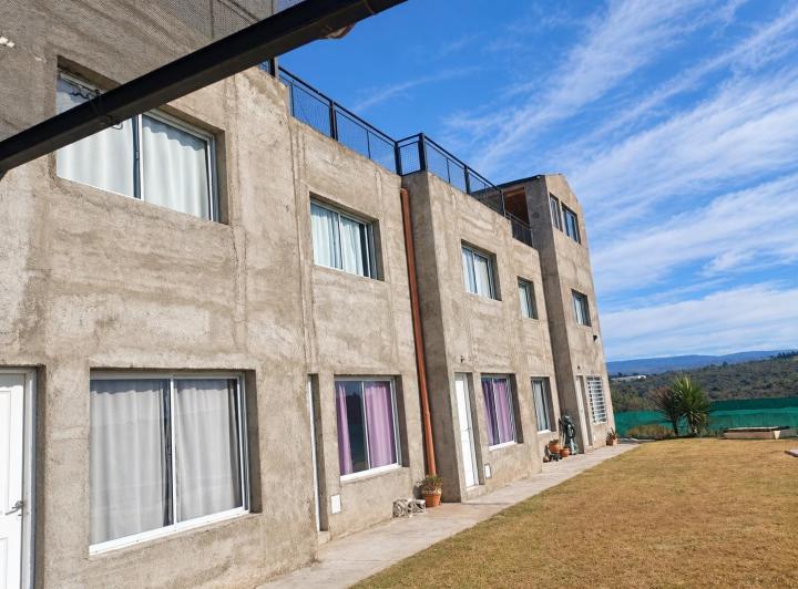 Casa · 900m² · 4 Ambientes · 1 Cochera