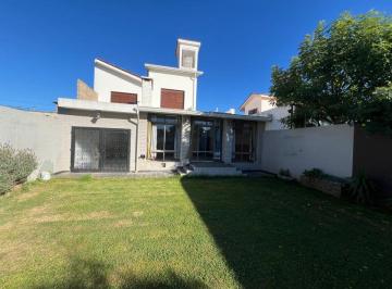 Casa en Venta de 6 ambientes · Se Vende Casa Barrio Las Violetas