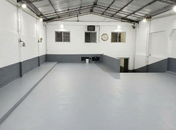Local comercial · 210m² · 1 Ambiente