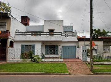 Casa · 104m² · 4 Ambientes · 1 Cochera · Venta Casa 4 Ambientes/2 Plantas Ituzaingó - Jardin