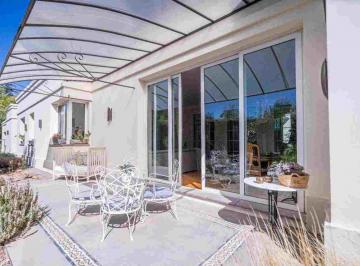 Casa · 417m² · 7 Ambientes · 2 Cocheras · Venta Casa La Vacherie