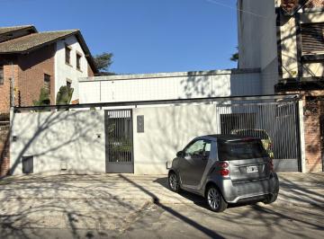 Casa · 120m² · 3 Ambientes · 1 Cochera · Casa Refaccionada a Nuevo en Venta 3 Ambientes