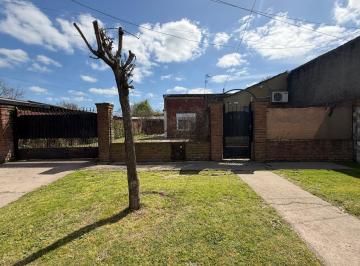 Casa · 360m² · 3 Ambientes · 2 Cocheras · Casa en Venta en Glew