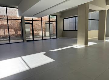 Local comercial · 117m² · 2 Ambientes · Local Comercial Al Frente en Pichincha