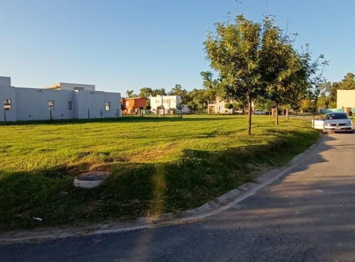 Terreno · 600m²