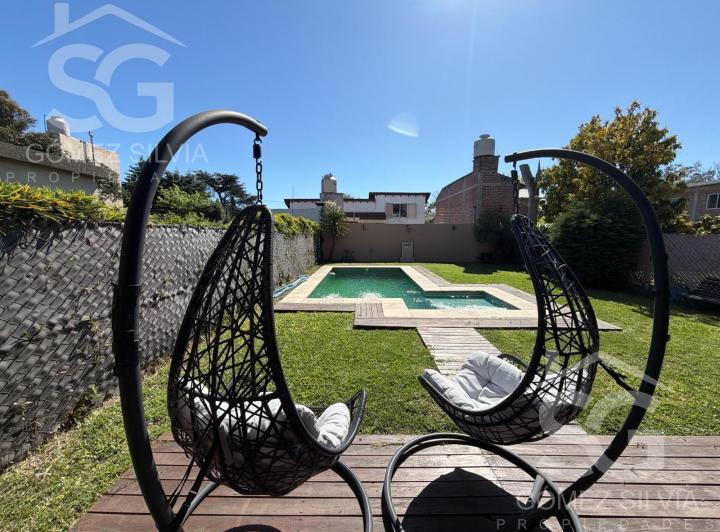 Casa · 136m² · 4 Ambientes · 3 Cocheras