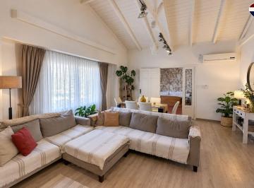 Casa · 172m² · 4 Ambientes · 2 Cocheras · Casa 4 Ambientes Sáenz Peña Pileta Venta