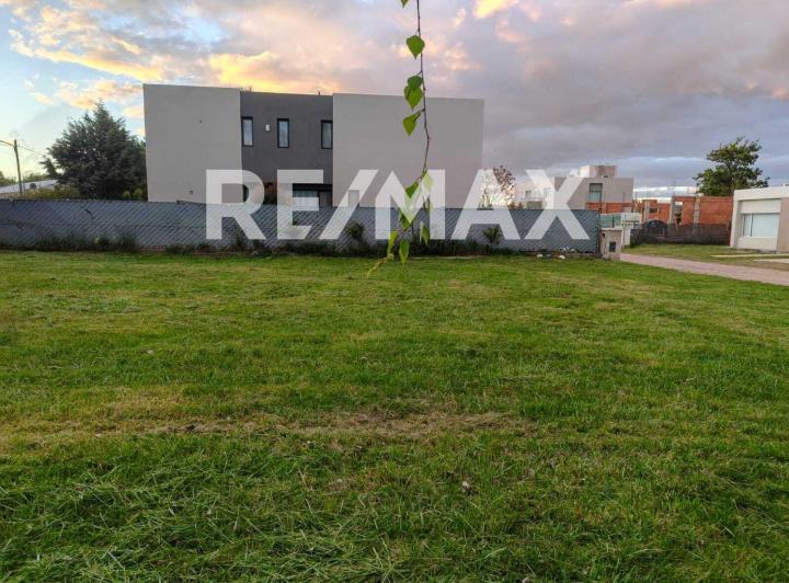 Terreno · 600m²