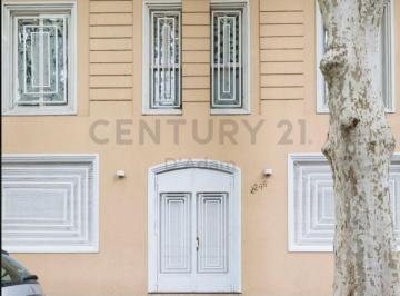 Casa de 7 ambientes, Belgrano · Casa Comercial en Alquiler – Belgrano R