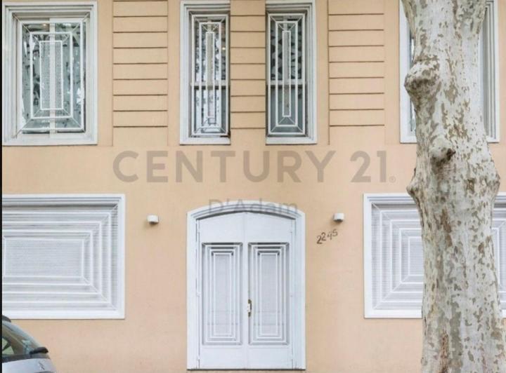Casa · 350m² · 7 Ambientes