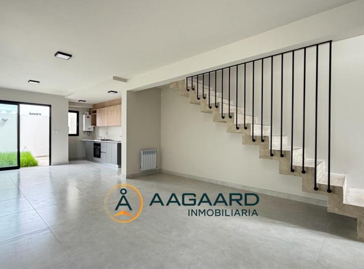 Casa · 123m² · 4 Ambientes · 2 Cocheras