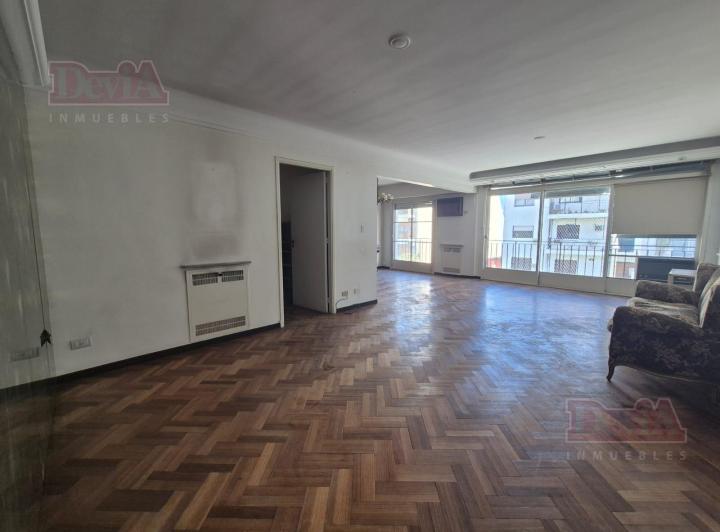 Departamento · 11m² · 4 Ambientes · 1 Cochera