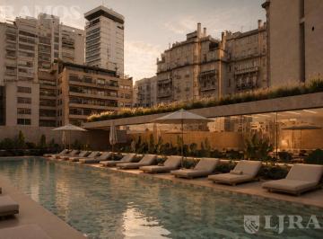 Pileta y Solarium · Loft Al Frente de 50 m² Propios en Esmeralda 1365, Módulo Arroyo — Unidad 104 · Piso 1
