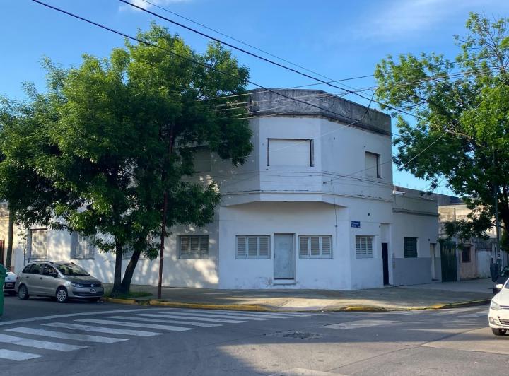 Casa · 220m² · 10 Ambientes
