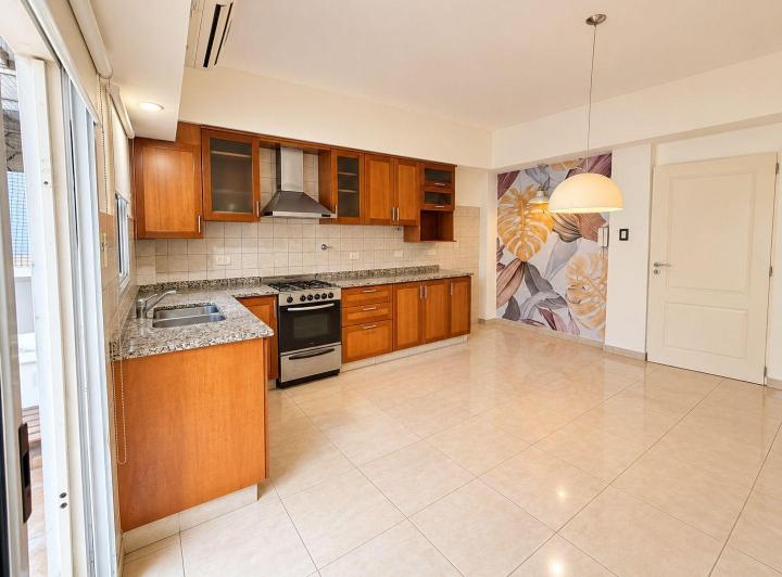 Casa · 140m² · 4 Ambientes · 1 Cochera