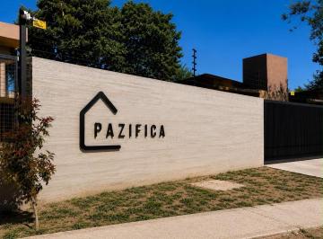 Casa · 135m² · 5 Ambientes · 2 Cocheras · Housing Pazifica / 3 Dormís/ 3 Baños/ Pileta Propia - Villa Warcalde