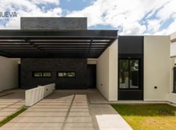 Casa · 127m² · 5 Ambientes · 1 Cochera · Excelente Dúplex de Una Planta en Greenville 2!