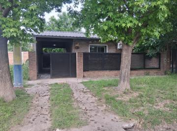 Casa de 1 ambiente, Rosario · Chalet con Cochera de un Dormitorio