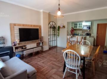 PH · 75m² · 4 Ambientes · 2 Cocheras · PH en Villa Luzuriaga