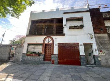 QBM-QB1-1855_2 · Alquiler de PH Tipo Casa Al Frente 3 Plantas Flores