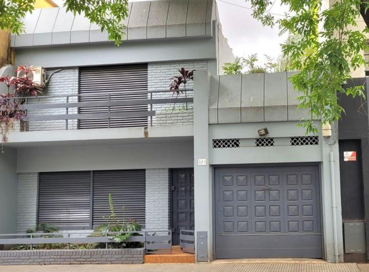 Casa · 130m² · 4 Ambientes · 1 Cochera