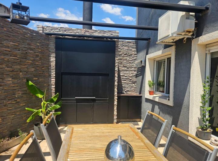 Casa · 330m² · 4 Ambientes
