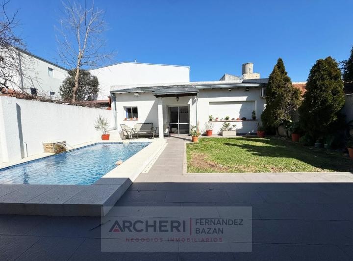 Casa · 170m² · 4 Ambientes · 1 Cochera