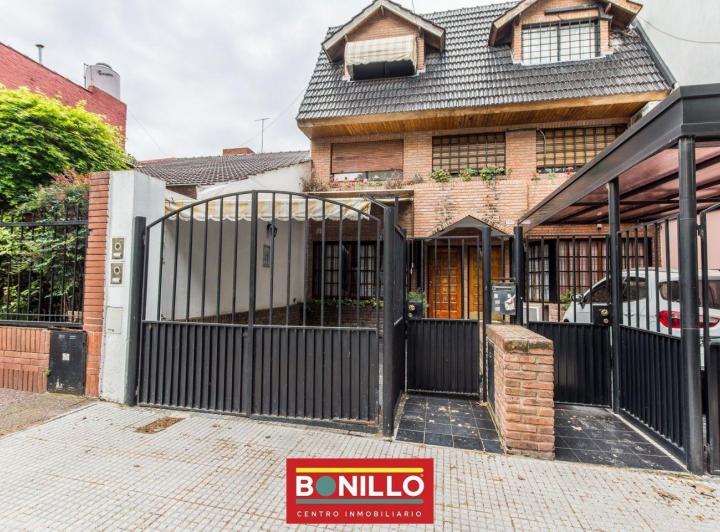 Casa · 127m² · 5 Ambientes · 1 Cochera