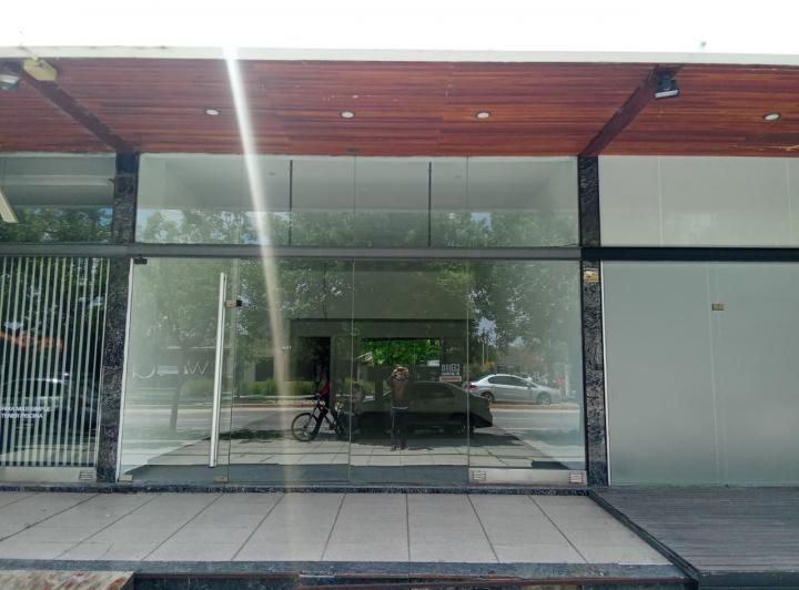 Local comercial · 74m² · 1 Ambiente