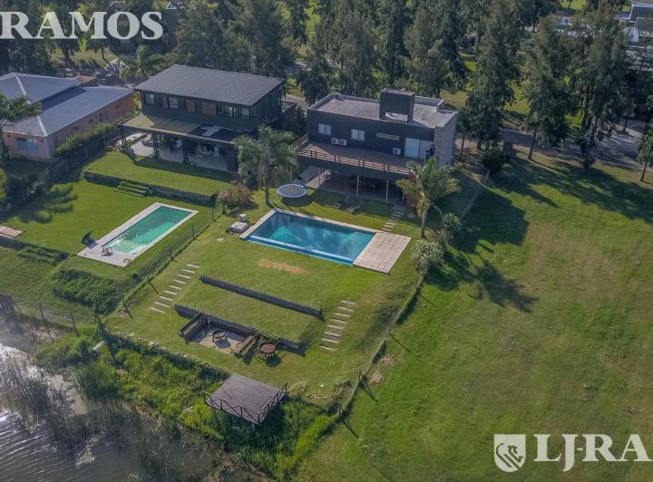 Casa · 269m² · 5 Ambientes · 4 Cocheras