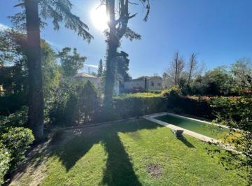 Casa · 220m² · 5 Ambientes · 2 Cocheras · Casa en Arquiler Vacacional Fincas de Iraola