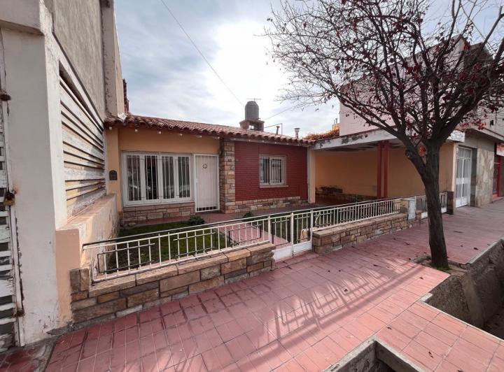 Casa · 125m² · 6 Ambientes · 2 Cocheras