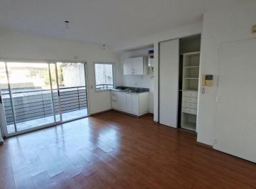 Departamento de 1 ambiente, Constitución · Alquiler Departamento Monoambiente con Balcón – Contrafrente - Av Entre Rios 1700