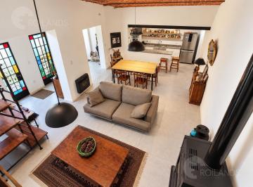 Casa · 170m² · 4 Ambientes · Venta Casa con Personalidad Propia