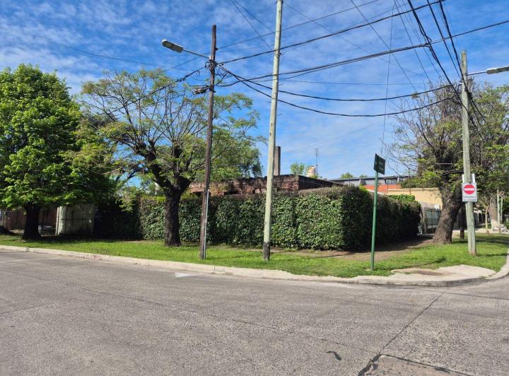Terreno · 230m²