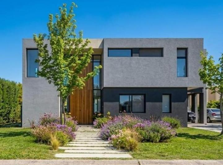 Casa · 160m² · 5 Ambientes