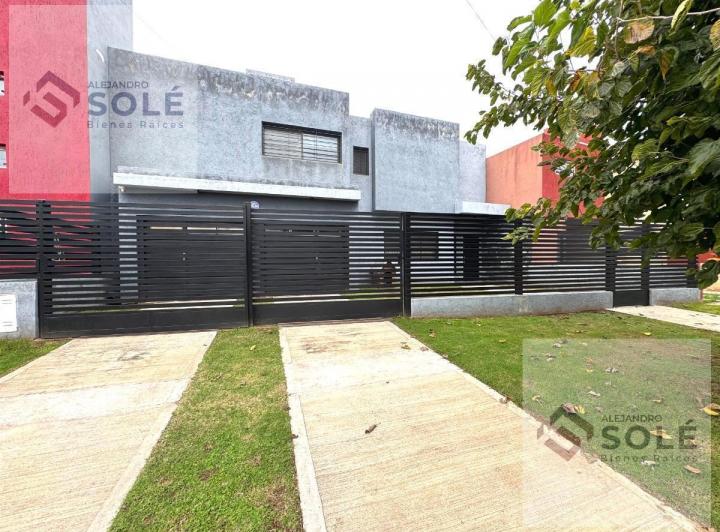 Casa · 242m² · 6 Ambientes · 2 Cocheras